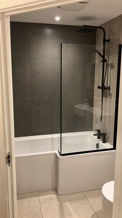 Bathrooms project photo 1