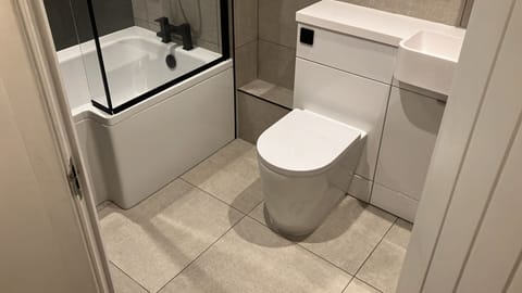Bathrooms project photo 4