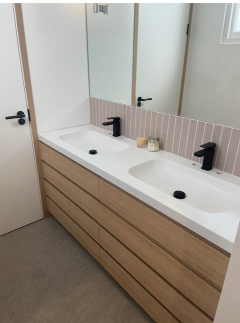Bathrooms project photo 23