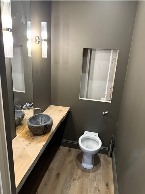 Bathrooms project photo 24